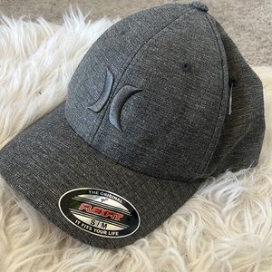 New with tags grey Hurley Hat S/M